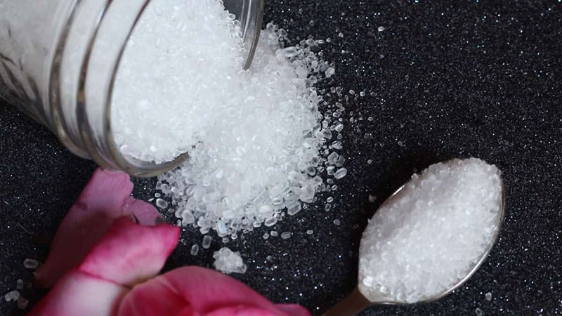 Use-Epsom-Salts-to-create-homemade-orchid-fertilizer